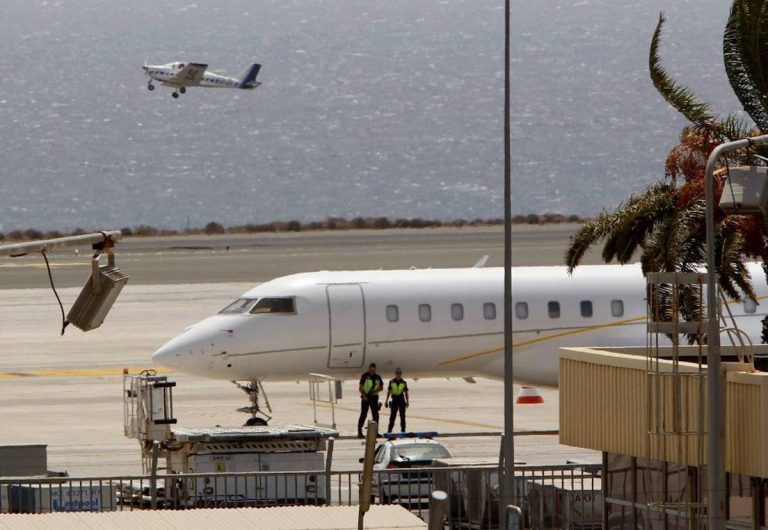 Interceptan avión en España con una tonelada de cocaína