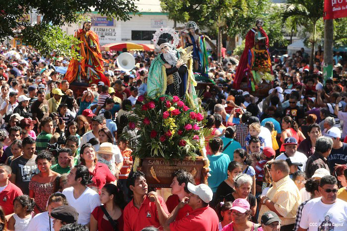 Caraceños celebran a San Sebastián en compañía del Cardenal Brenes