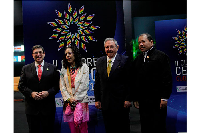 Daniel y Rosario recibidos por Raúl Castro en sede de II Cumbre CELAC