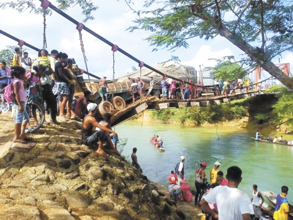 Sobre peso provocó derrumbe del Puente Sisin