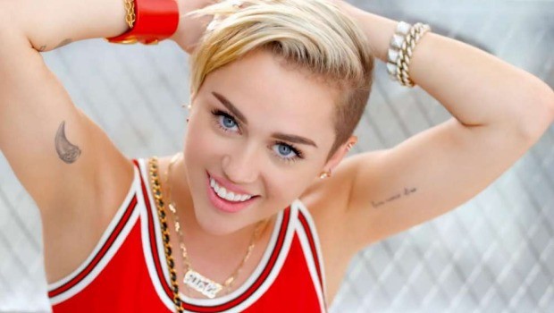 Miley Cyrus intenta seducir ¡al  novio de su hermana!