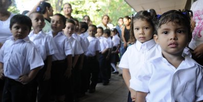 Ministerio de Educación da bienvenida a estudiantes