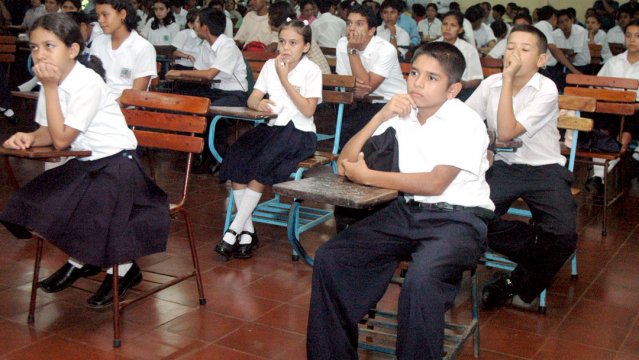 Escuelas esperan este lunes a más de un millón 500 mil estudiantes