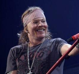 Axl Rose se va con todo sobre los Red Hot Chili Peppers y su show en el Super Bowl