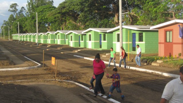 Gobierno sandinista entrega primeras viviendas en Jinotega