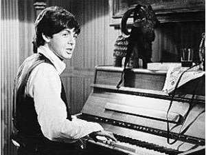 El piano con el que McCartney compuso “Yesterday”, vendido por 94.000 dólares