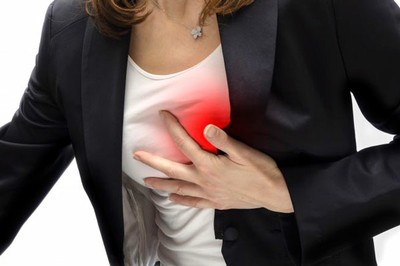 Afirman que infartos en mujeres son confundidos con ataques de ansiedad
