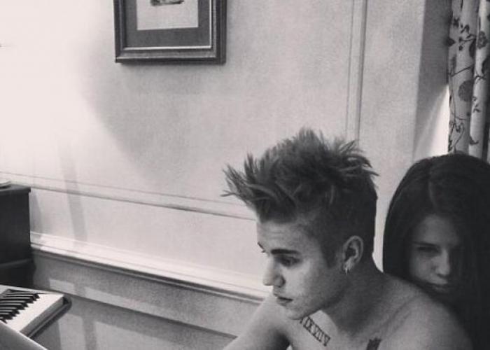 Justin Bieber y Selena Gómez practican el “sexting”