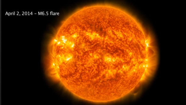 Video: La NASA capta espectaculares imágenes de un ‘latigazo’ solar