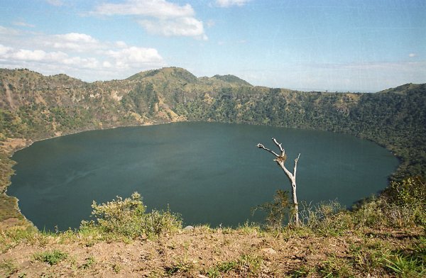 MINSA y ENACAL analizarán agua de los alrededores del volcán Apoyeque
