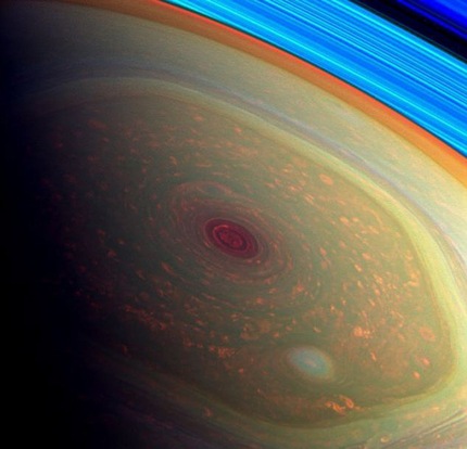 Fotos: Nuevos datos sobre el misterioso hexágono de Saturno alientan a los astrónomos