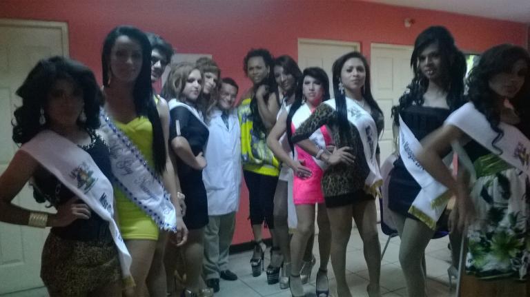 Vikki Carr una juez de lujo para el Miss Gay Nicaragua