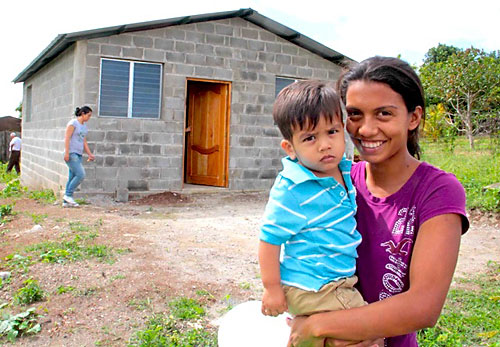 Gobierno Sandinista entrega 54 viviendas dignas a familias multiétnicas de San Juan de Nicaragua