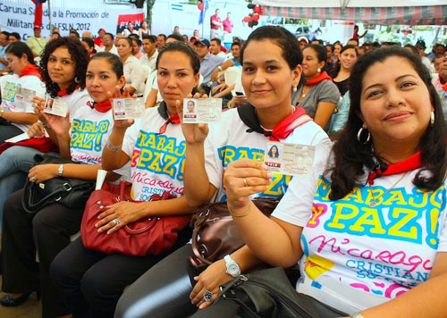 Avanza entrega de carnets de militantes sandinistas en el distrito siete