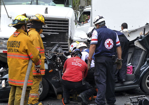 Nicaragüense entre las seis personas que perecieron en accidente de tránsito en Costa Rica