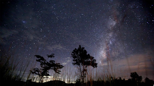 Video: La nueva especie de lluvia de meteoritos cae sobre la Tierra