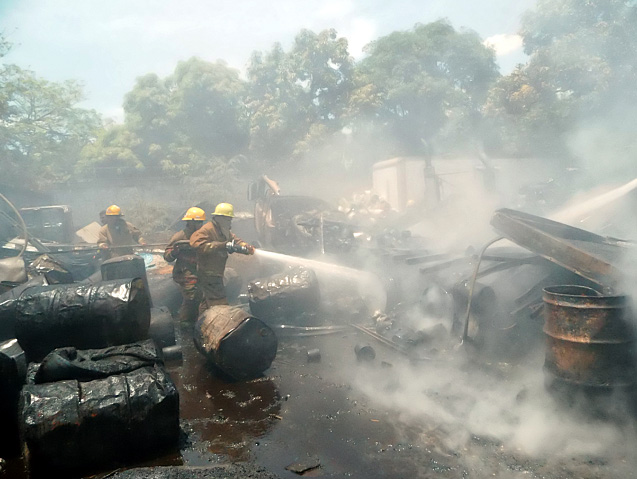 Incendio en taller de pinturas en Managua deja perdidas millonarias