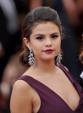 Abuelo de Selena Gomez confirma que padece lupus