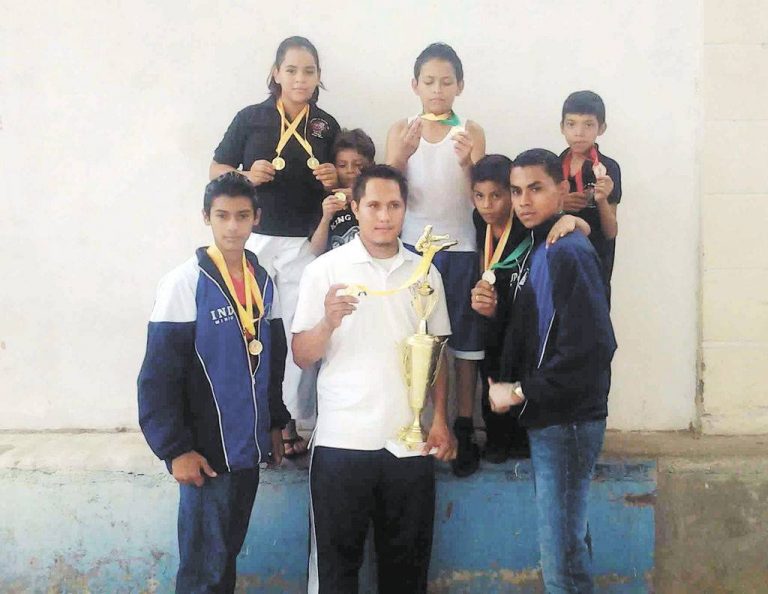 Escuela “Integral” gana Torneo de Karate Infantil y Juvenil