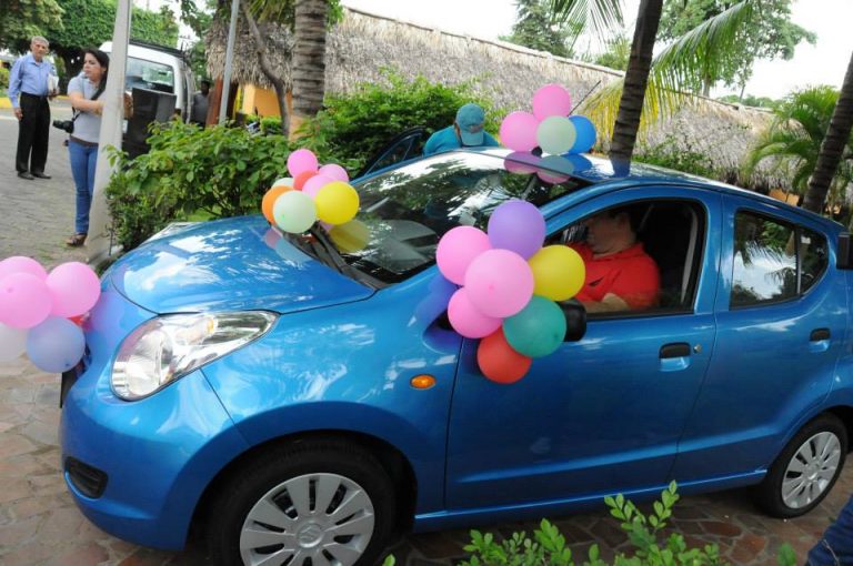 Lotería Nacional entrega séptimo vehículo Suzuki Celerio de raspadita “Tu Carro al Instante”