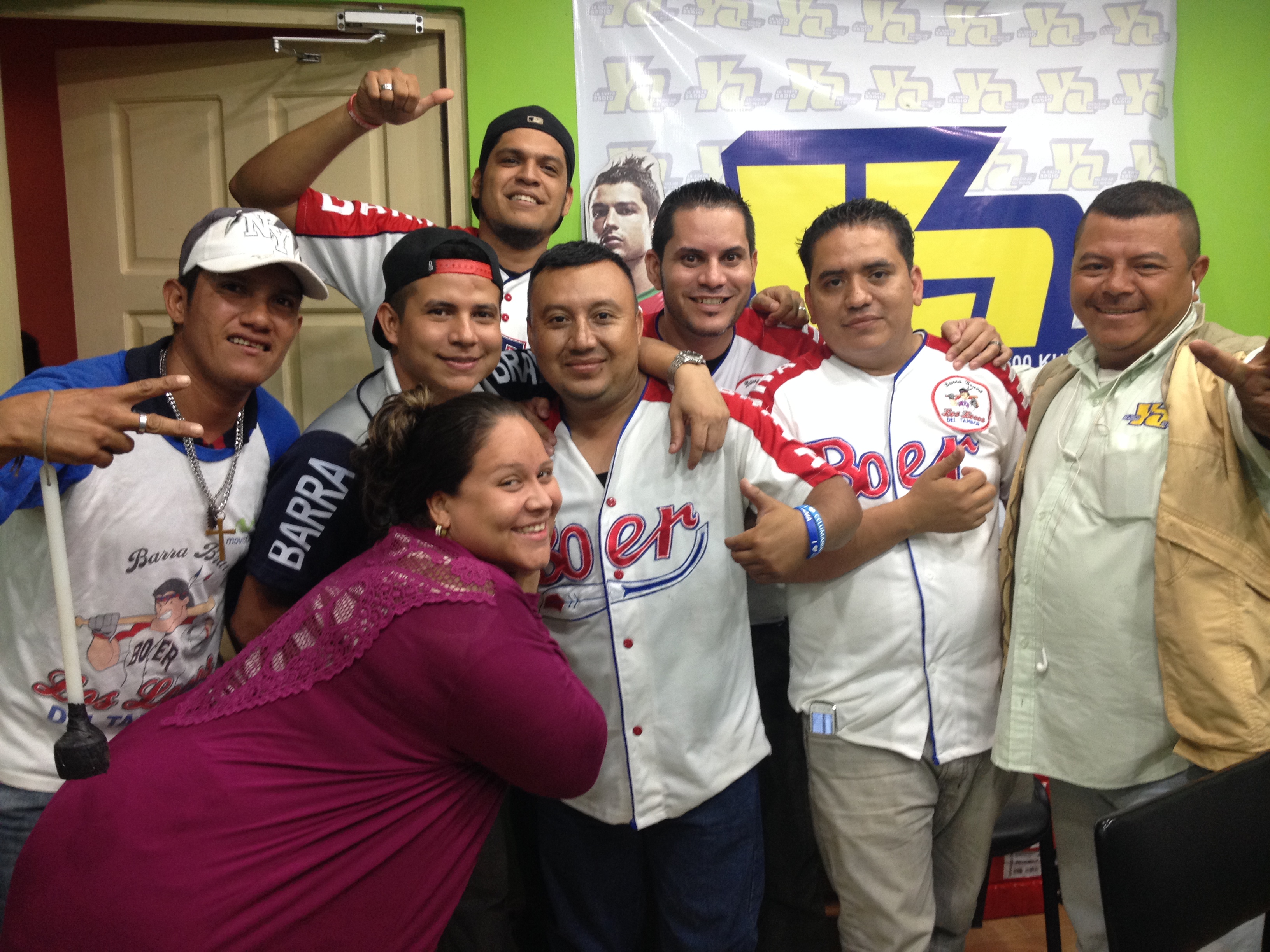 Barra Brava encabeza caravana para promover Bóer vs Costa Caribe