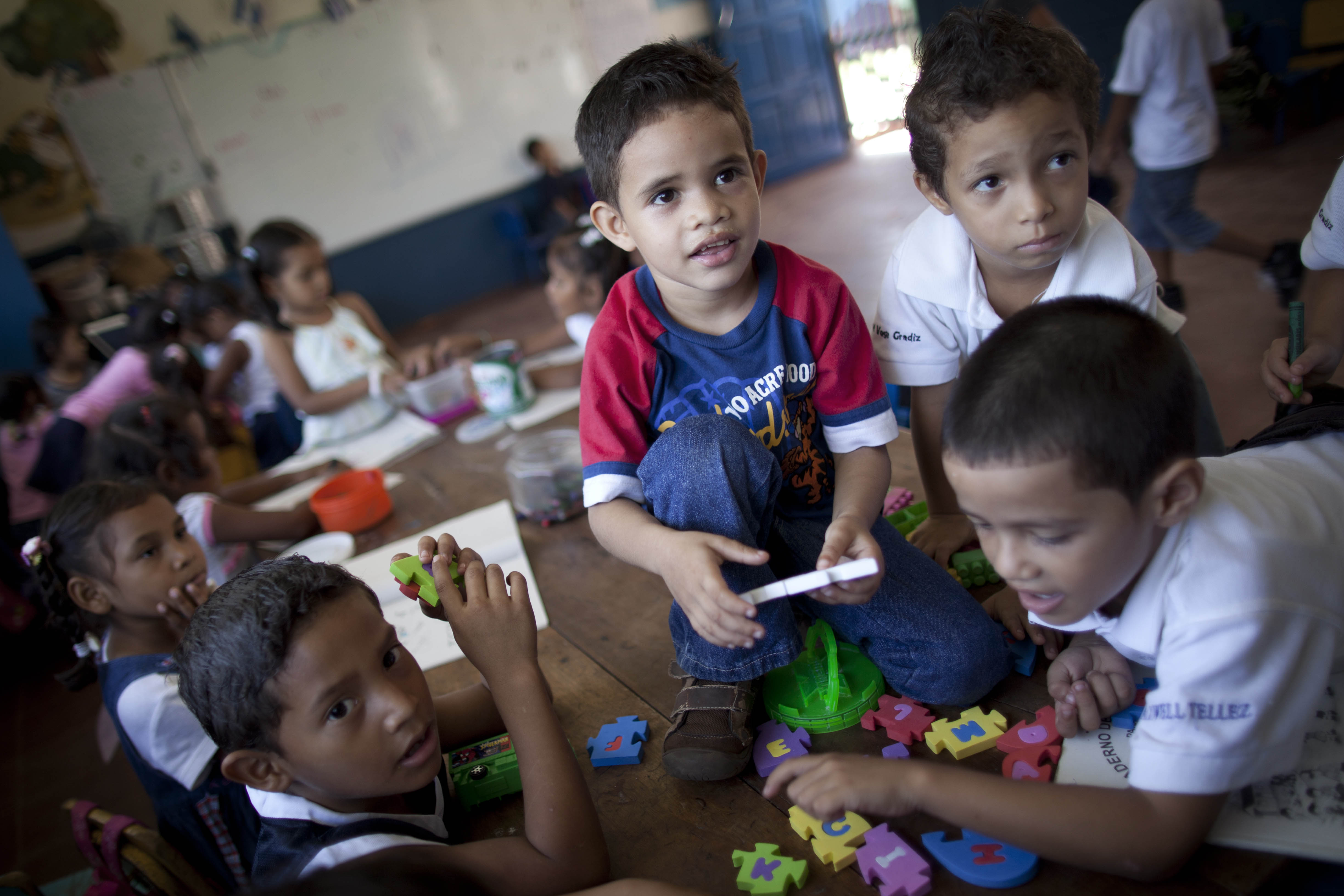 Compañera Rosario anuncia construcción de 183 preescolares comunitarios