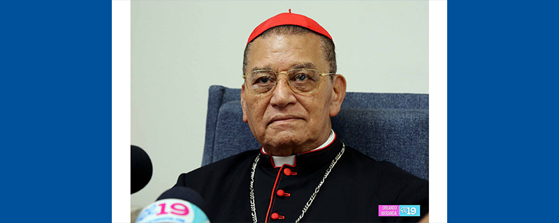 Cardenal Miguel Obando eleva oraciones para que mineros salgan con vida