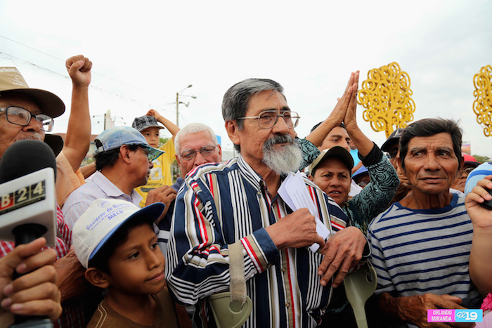 Adultos Mayores marchan celebrando sus 7 años de fundación, con derechos restituidos