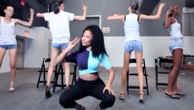 nicki minaj twerking