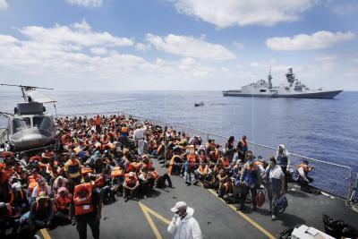 Marina italiana rescata a 2500 inmigrantes