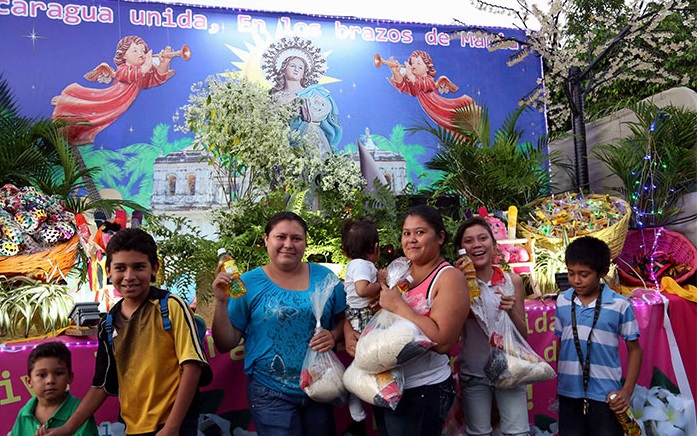 Managuas reciben con fé y alegría gran altar móvil de la Virgen María