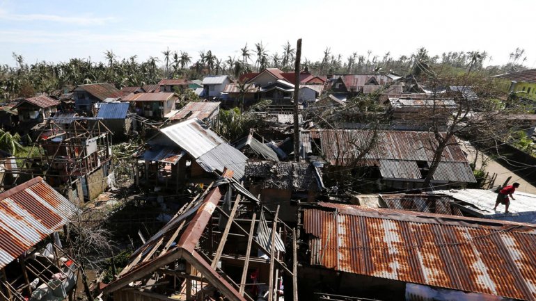 El tifón Hagupit asoló Filipinas a 210 kilómetros por hora: Ya hay más de 20 muertos