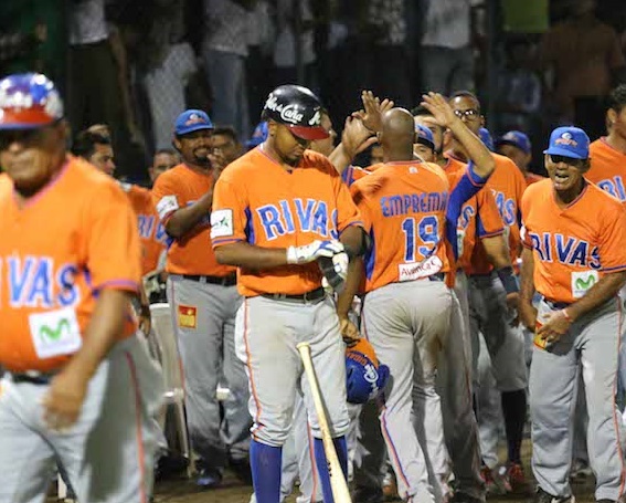 Gigantes de Rivas vencen a Los Indios y se acercan al liderato