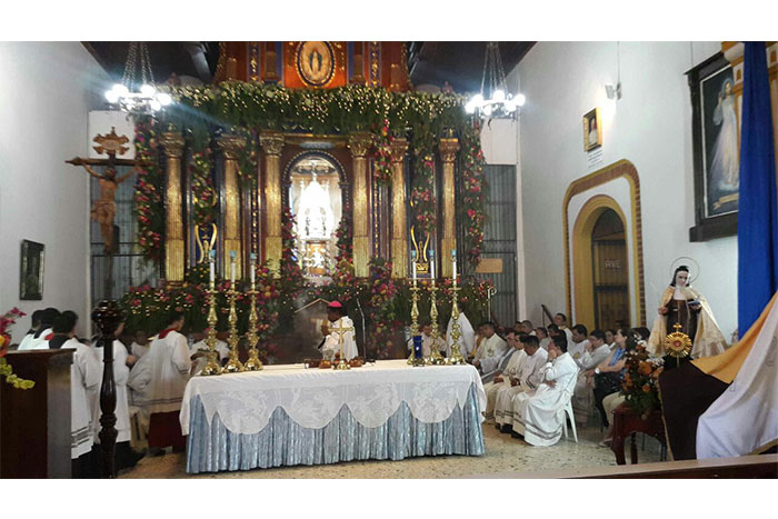 Nicaragüenses desbordados en fe y fervor en tradicional Lavada de la Plata