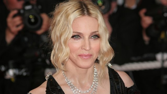 639x360_1418005463_Madonna 39