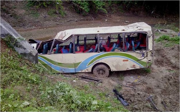 Ecuador: Un accidente de autobús deja al menos 15 muertos