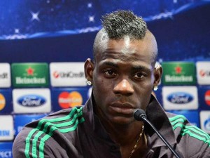 Balotelli debe pagar 10 mil euros de multas por exceso de velocidad