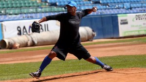 Johan Santana lanzará con Magallanes