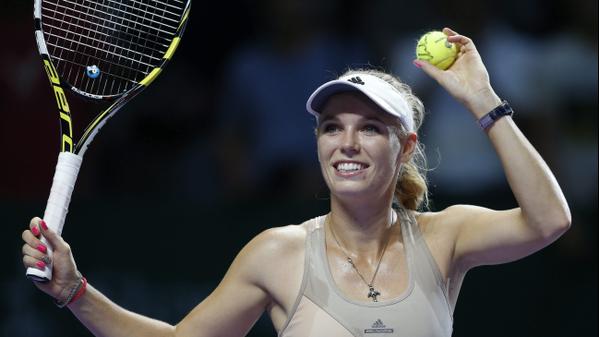 Williams y Wozniacki alcanzan segunda ronda en Australia