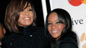 La hija de Whitney Houston está en coma