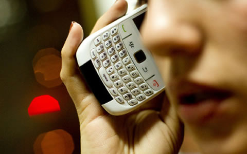 Usuarios de celular recibiran un minuto por llamada caida