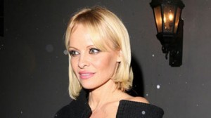 Pamela-Anderson-cambio-look-Eonlinecom_NACIMA20150304_0026_19