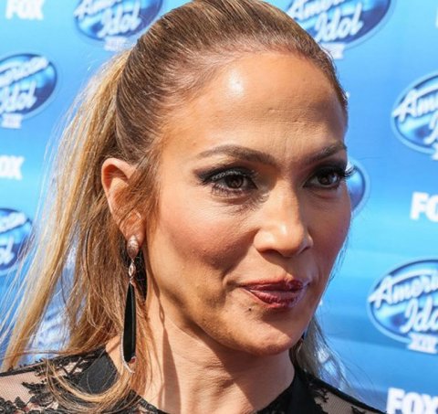 JLo sin Photoshop: Foto viral expone arrugas y maquillaje