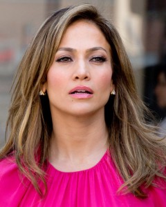 JLO-FILMS-COMMERCIAL-AT-NEW-VIVA-MOVIL-STORE-IN-BROOKLYN-jennifer-lopez-34727843-575-720