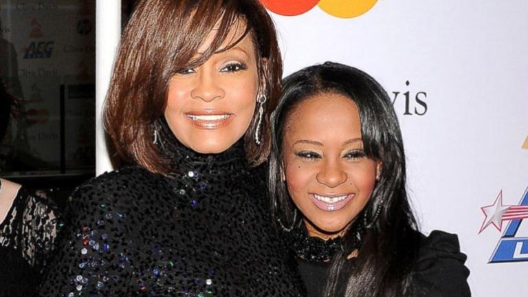 Hija de Whitney Houston fue trasladada a centro de enfermos terminales