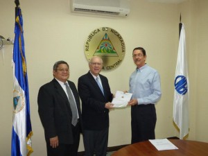 Universidad nicaragüense de ciencia y tecnología (ucyt) entregó su plan de autoevalucación institucional