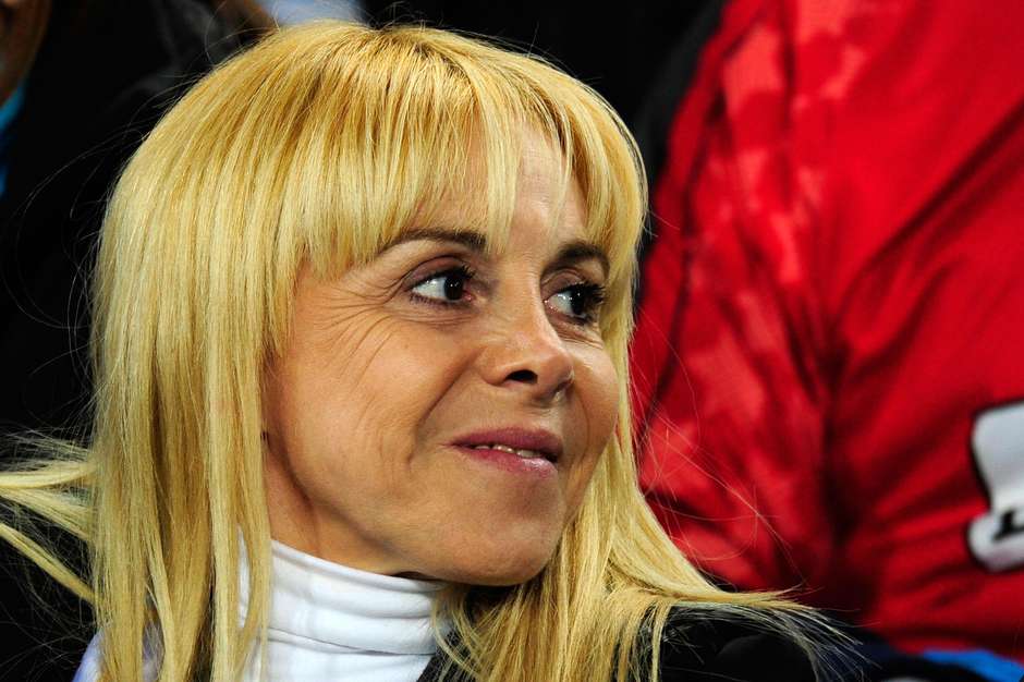 Maradona acusa a su ex esposa del robo de millones de dólares
