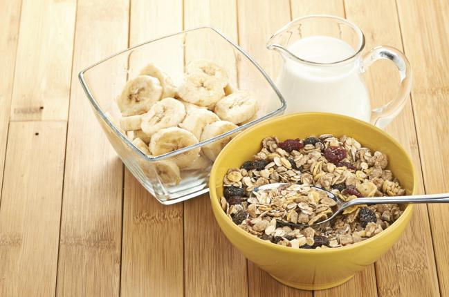 ¿Por qué comer granola? Aporta fibras y controla azúcar. Foto ISTOCK/MERZNATALIA/THINKSTOCK