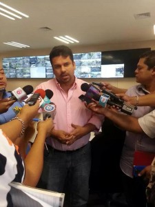 fidel moreno probando la red de semaforos inteligentes de managua