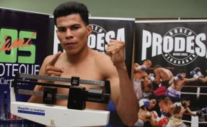 Walter Castillo en pelea eliminatoria por titulo del mundo